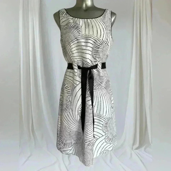 ✅Women’s White  Satin Printed Sleeveless Dress - Picture 2 of 10